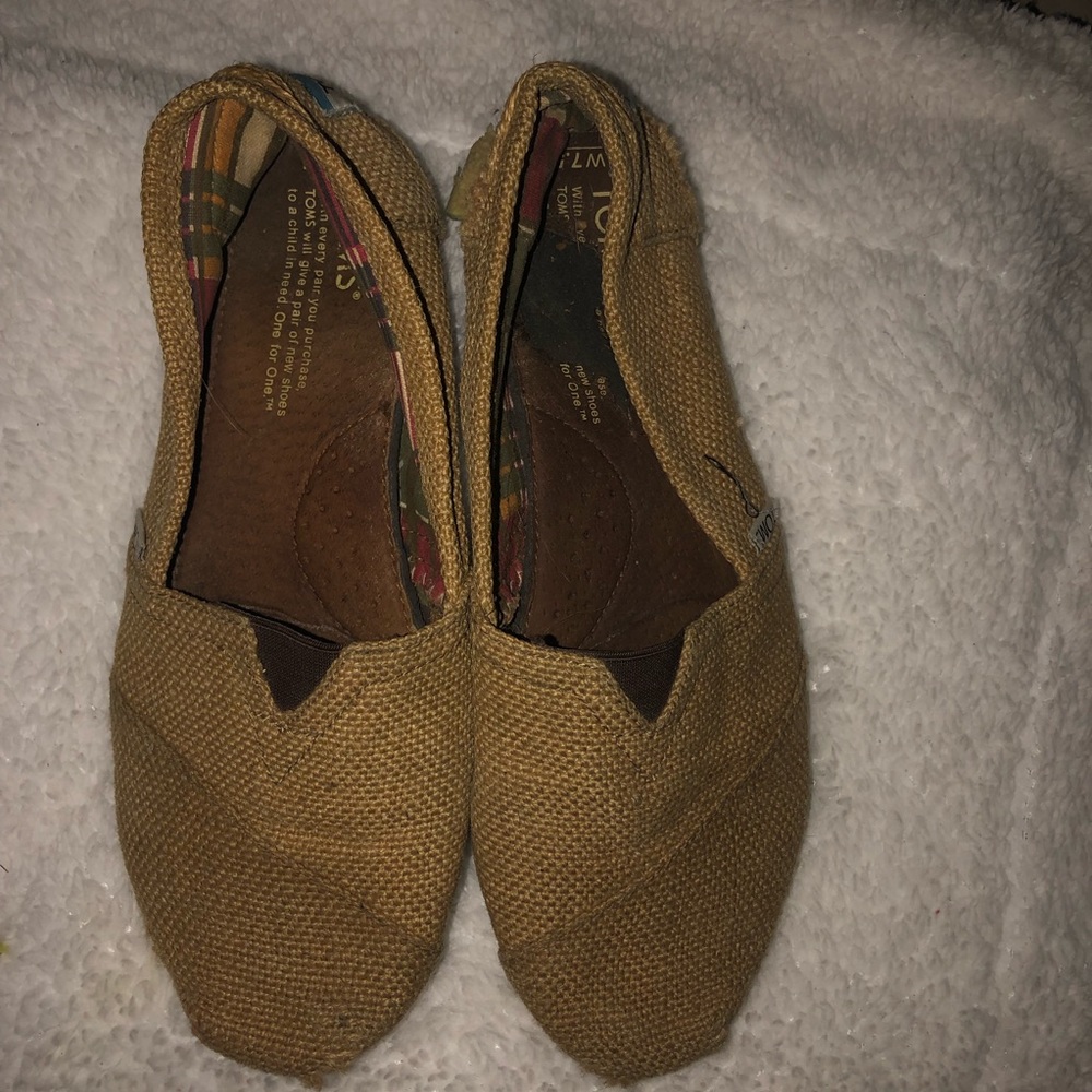Toms